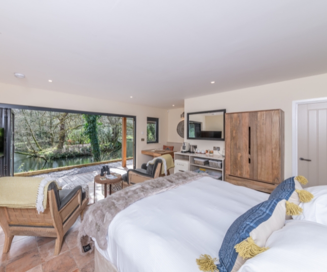 The Crown Marque of Excellence