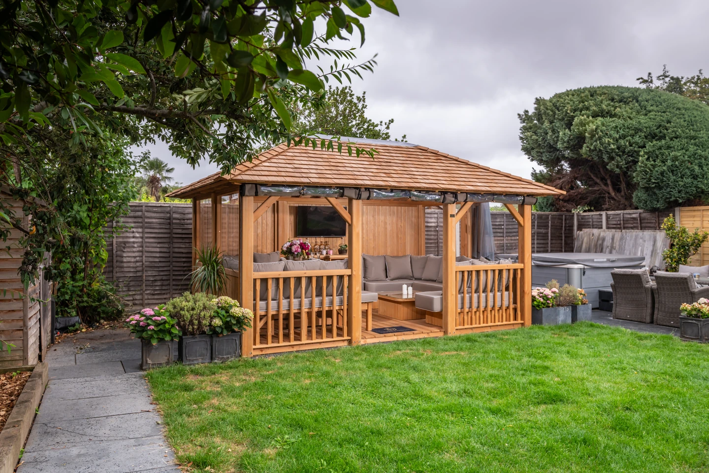 Crown Pavilions delivery and installation